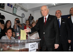 Mhp Lideri Bahçeli Oyunu Kullandı