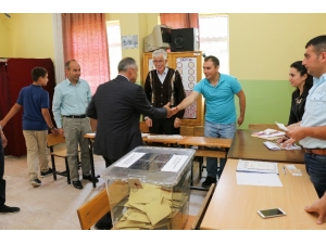 Başkan Esat Öztürk Oyunu Kullandı