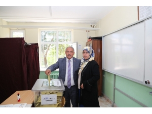 Niğde Belediye Başkanı Rifat Özkan Oyunu Kullandı