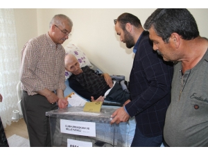 Seyyar Sandıkta Oylarını Kullandılar