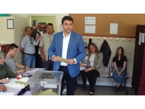 Dp Genel Başkanı Gültekin Uysal, Oyunu Memleketi Afyonkarahisar’da Kullandı