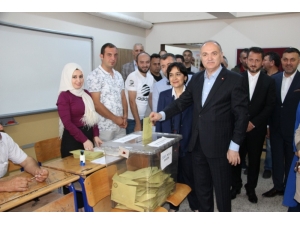 Bakan Özlü, Oyunu Düzce’de Kullandı