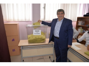 Bilecik’te Oy Kullanma İşlemleri Devam Ediyor