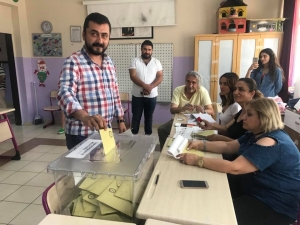 Eren Erdem’den Oy Paylaşımı