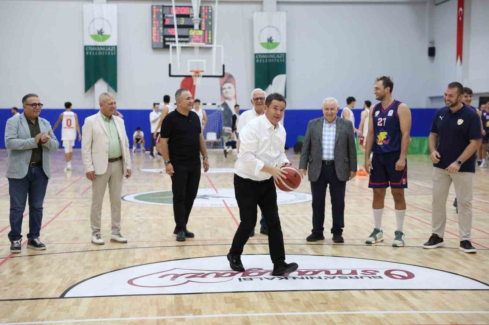 baskan-erkan-aydin-dan-basketbola-tam-destek