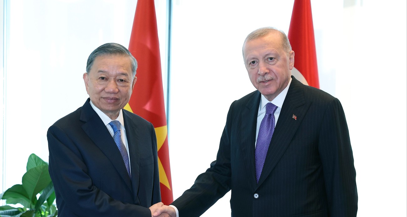 cumhurbaskani-erdogan-vietnam-devlet-baskani-lam-ile-gorustu