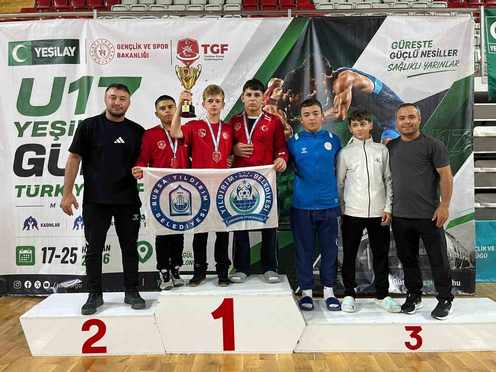 gureste-yildirim-firtinasi