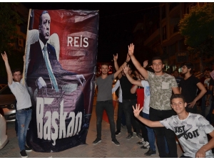 Ak Parti Turgutlu’da Büyük Coşku