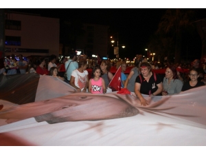 Ayvalık’ta Ak Partililerin Zafer Coşkusu