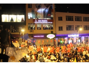 Ünal, “Liderinizi Destekleyerek Altın Deftere Yazıldınız”