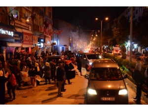 Bozüyük’te Ak Partililer Zaferini Kutladı