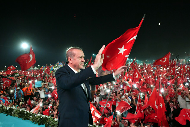 Erdoğan, Referandumda Kaybettiği İstanbul'u Geri Aldı