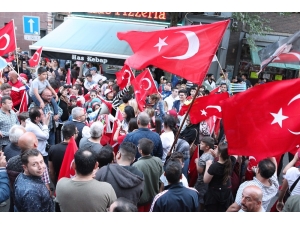 Brüksel’de Coşkulu Seçim Kutlamaları