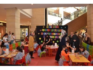 Piazza’daki Etkinlikte Çocuklar Yeteneklerini Sergiledi