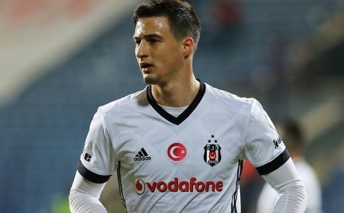 Matej Mitrovic Ayrılıkta Israrlı