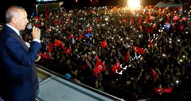Erdoğan, Balkon Konuşmasında Seslendi: Mesajı Aldık, Eksikleri Tamamlayacağız