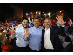 Darıca Seçimleri Kutladı