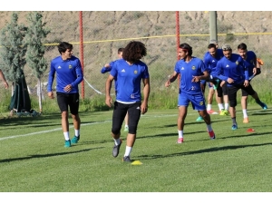 Evkur Yeni Malatyaspor Top Başı Yaptı