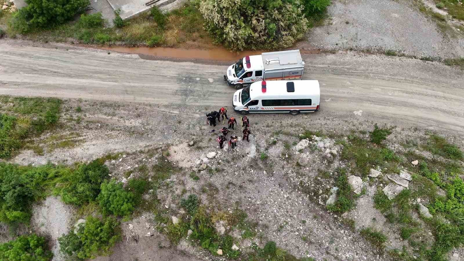 kelkit-cayi-na-atlayan-kizi-arama-calismalari-19-uncu-gununde-de-devam-ediyor