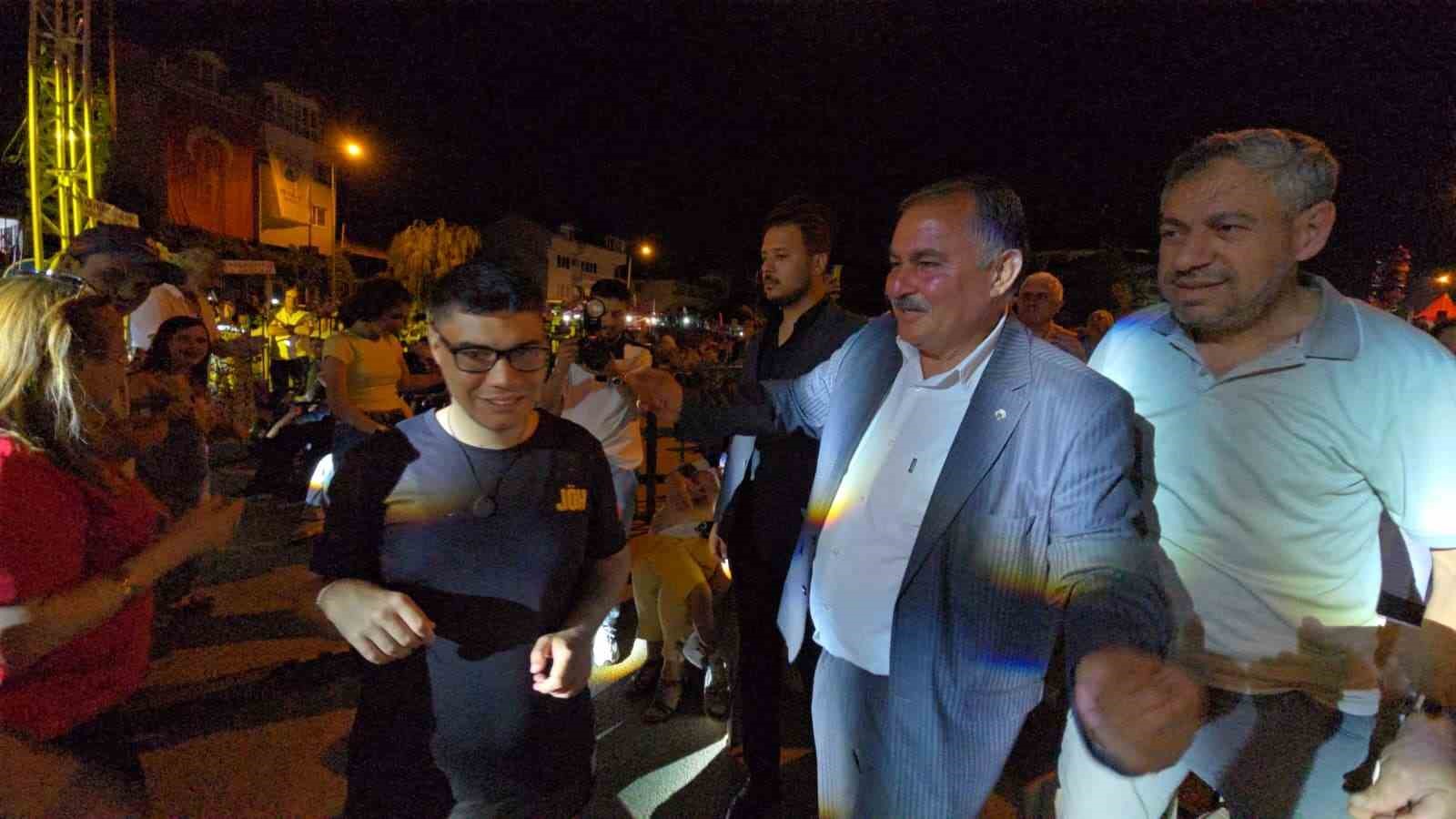 baskan-putun-ozel-cocuklarin-kalplerine-dokundu