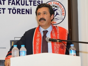 Erü 75 Düşünür Mezun Etti