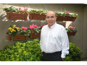 Prof. Dr. Kaşkaloğlu: "Katarakt Ameliyatı Olan Hastalar Daha Uzun Yaşıyor"