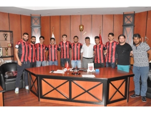 Gaziantepspor 9 Futbolcusuyla Sözleşme Yeniledi