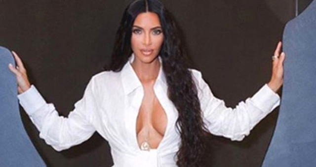 Magazin Yıldızı Kim Kardashian, Cesur Kıyafetiyle Yine Adından Söz Ettirdi