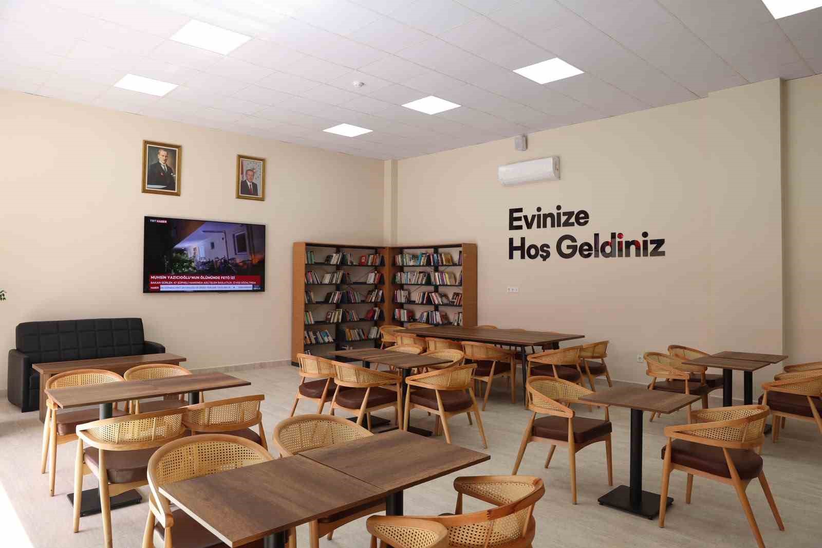 cekmekoy-un-yeni-sosyal-yasam-alani-kapilarini-acti