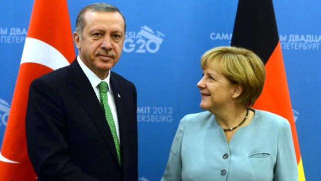Merkel, Erdoğan'ı İlk Kez ''sayın Başkan'' Diyerek Tebrik Etti