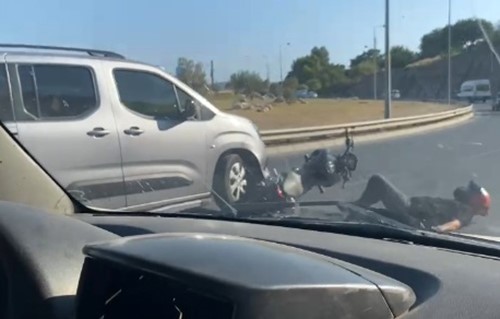 izmir-de-motosikletliye-kasten-carpip-kacan-surucuye-agir-ceza