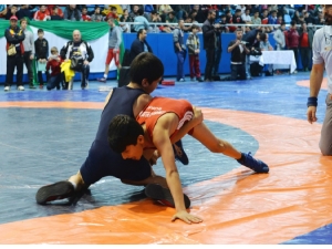 Osmangazili Güreşçiler Dolu Dizgin