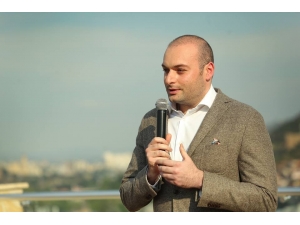 Gürcistan’da Üç Bakanlık Kaldırıldı