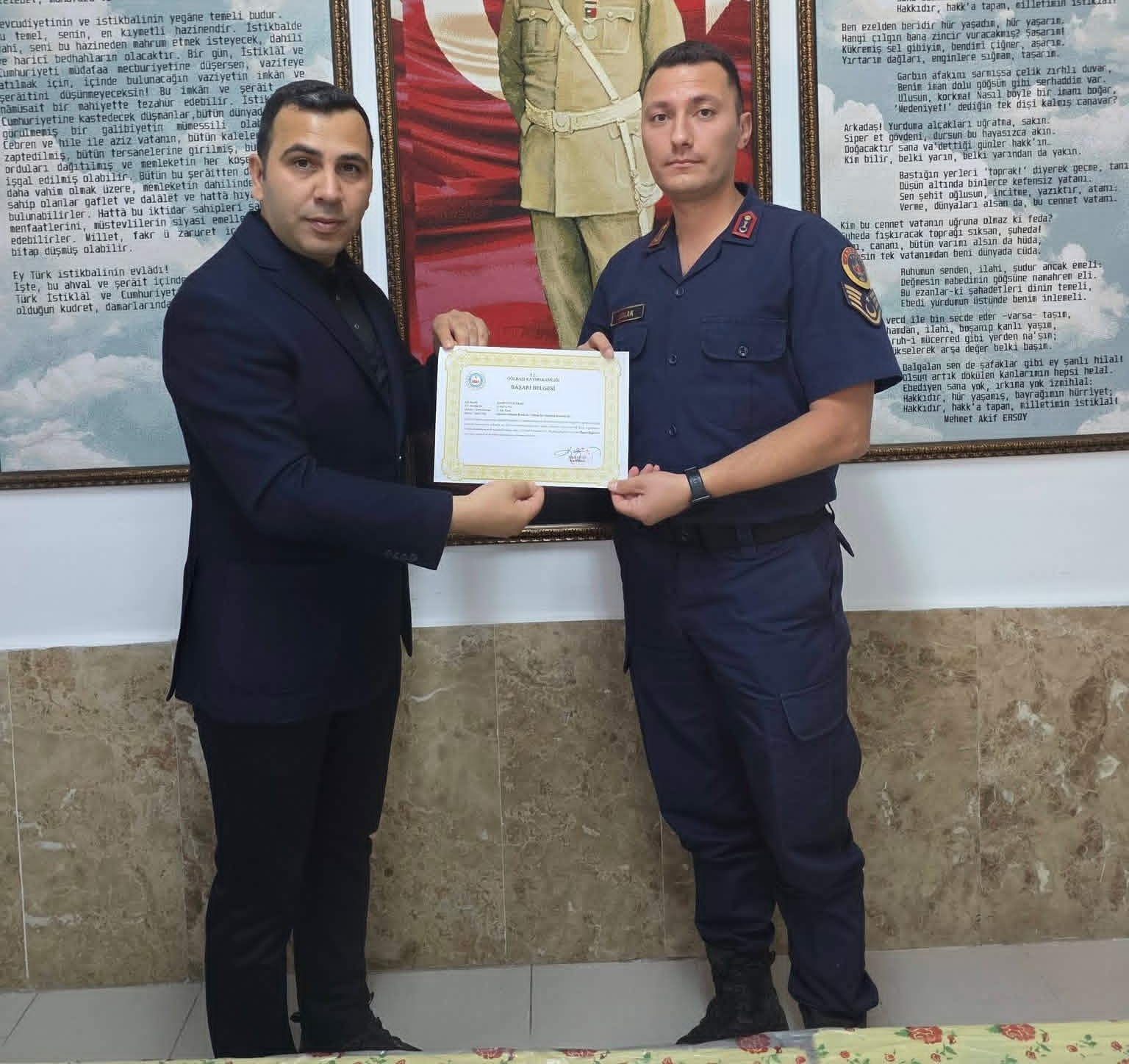 golbasi-nda-tayini-cikan-jandarma-personeline-basari-belgesi