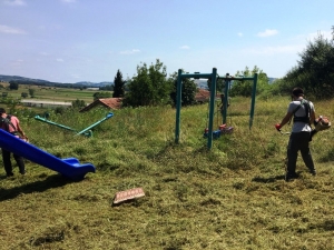 İzmit’in Köylerinde Parklar Elden Geçirildi
