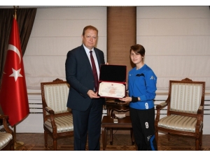 Sportif Fair Play Davranış Dalında 2017 Türkiye Olimpiyat Komitesi Fair Play Kutlama Mektubu’na Layık Görüldüler