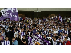 Afjet Afyonspor Sahaya İniyor