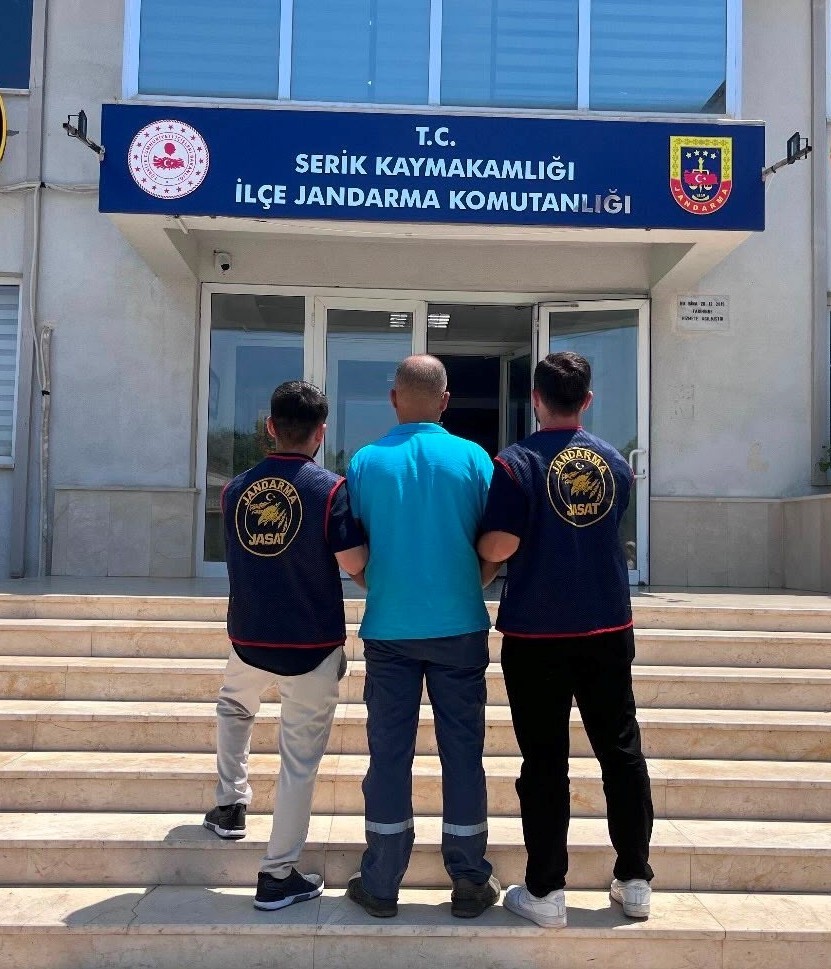 antalya-da-202-aranan-sahis-yakalandi