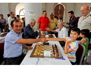 6. Uluslararası Çeşme Open Satranç Turnuvası Başladı