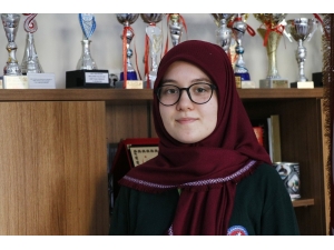 Lgs Birincisi İmam Hatipli Azra Ön Yargıları Yıktı