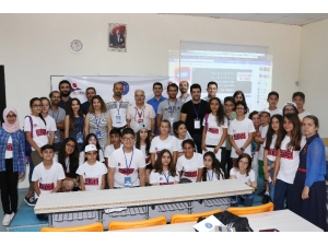 Aü Yaz Okulu Birinci Dönem Mezunlarını Verdi