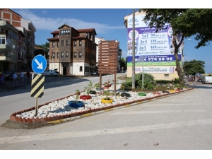 Akçakoca’da Peyzaj Düzenlemeleriyle Orta Refüjler Güzelleşiyor