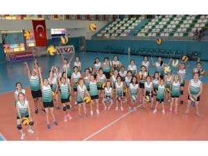 Manisalı Çocuklar Tatillerini Büyükşehirin Yaz Okullarında Değerlendiriyor