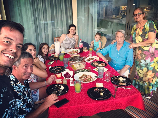 Alp Kırşan, 2. Çocuk Müjdesini Sosyal Medyadan Yaptığı Paylaşımla Verdi