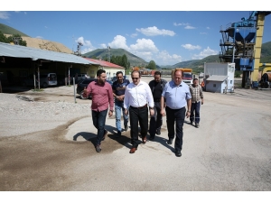 Vali Pehlivan Asfalt Şantiyesinde İncelemelerde Bulundu