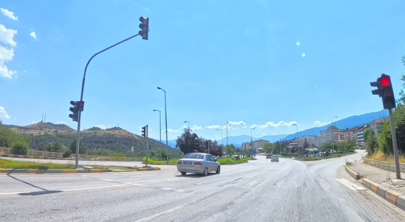 karabuk-te-trafik-ihlalleri-kameralara-yansidi