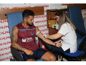Trabzonsporlu Futbolcular Sağlık Kontrolünden Geçti