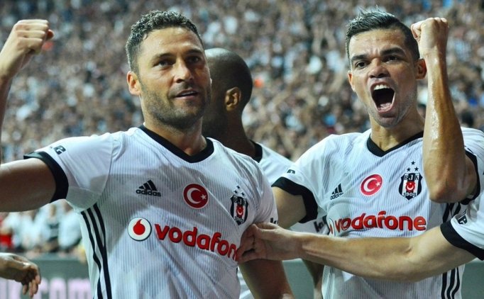 Beşiktaş'ta 3 Yıldız Özden Çıkarıldı