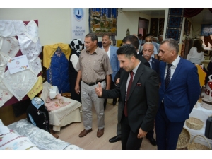 El Emeklerini Sergilediler