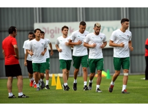 Bursaspor Günün İlk Çalışmasını Gerçekleştirdi